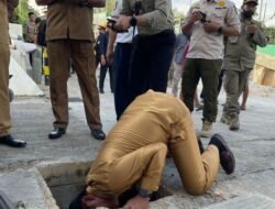 Walikota Bontang Dicecar Pedagang Saluran Sering Sumbat, Basri Rase Sidak Langsung Saluran IPAL Pasar Citra Mas Lok Tuan
