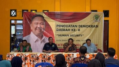 Ekti Imanuel Dorong Literasi Demokrasi Lewat Diskusi di Kampung Rejo Basuki